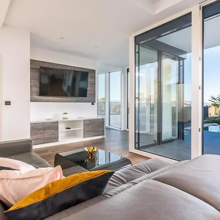 Luxury Ane Villa *