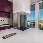 Luxury Ane *
