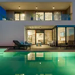 Luxury Ane *