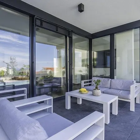 Luxury Ane