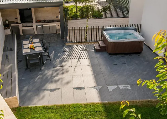 Luxury Ane Villa *